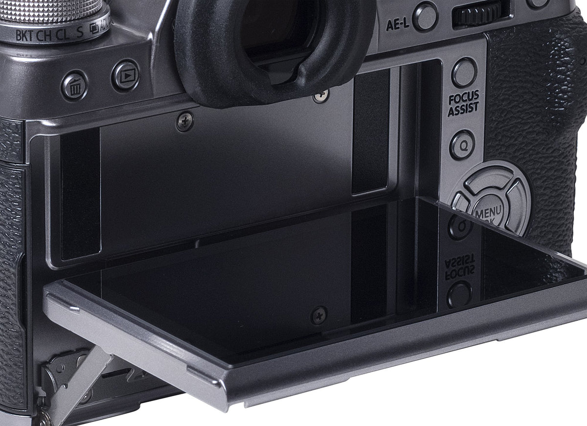 16MP Compact System Camera with 3.0-Inch LCD Body Only Silver B706753