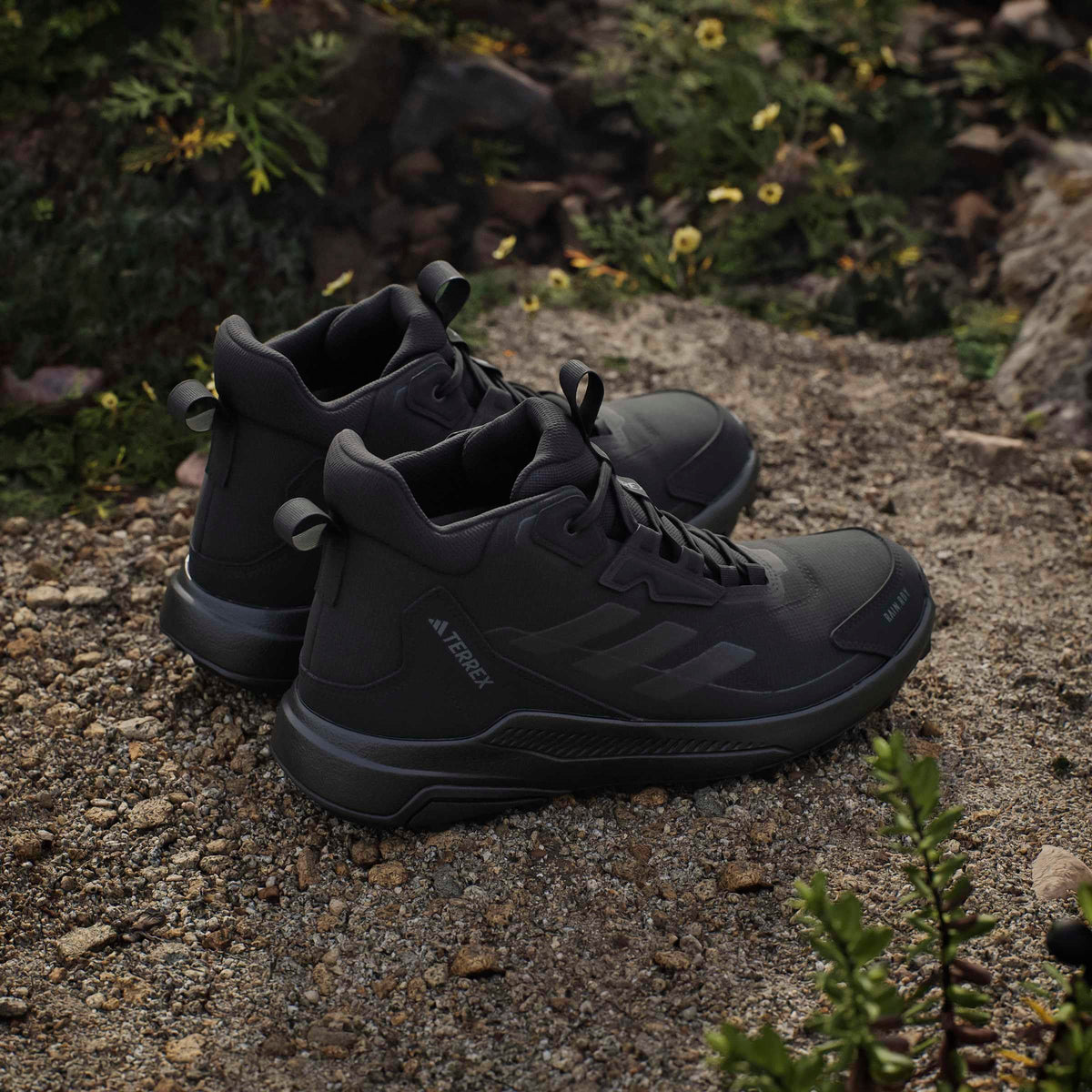 Mid Top Hiking Shoes L14058