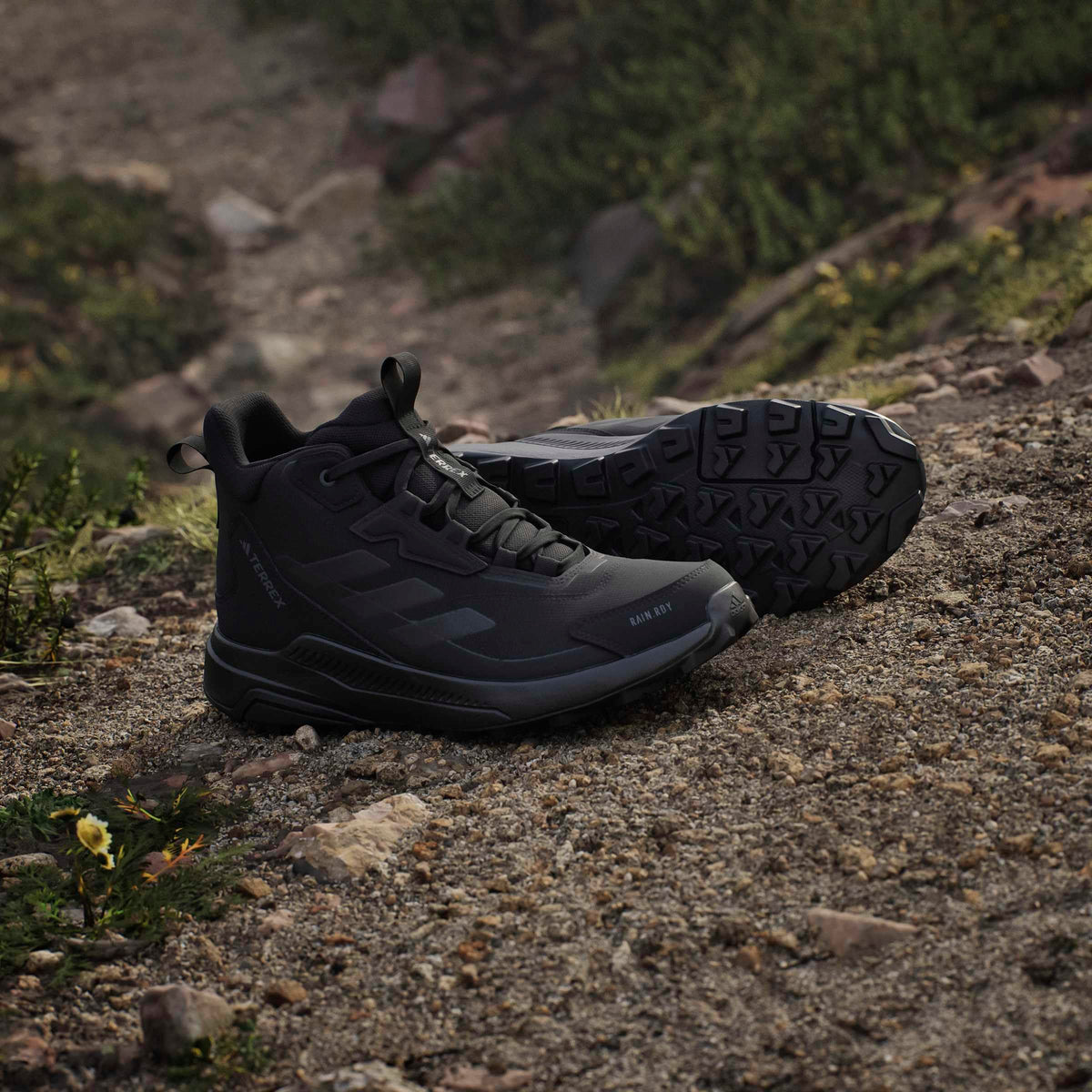Mid Top Hiking Shoes L14058