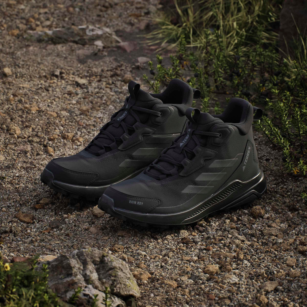 Mid Top Hiking Shoes L14058